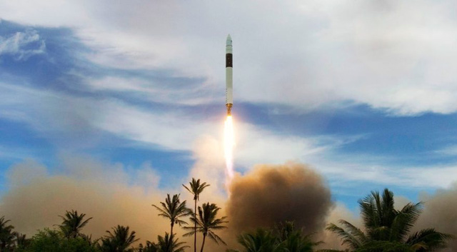Từ tham vọng vũ trụ của bầu Thụy nhìn lại SpaceX của Elon: Suýt phá sản với liên tiếp các vụ thử tên lửa thất bại, giờ đây là công ty trị giá 100 tỷ đô la - Ảnh 1.